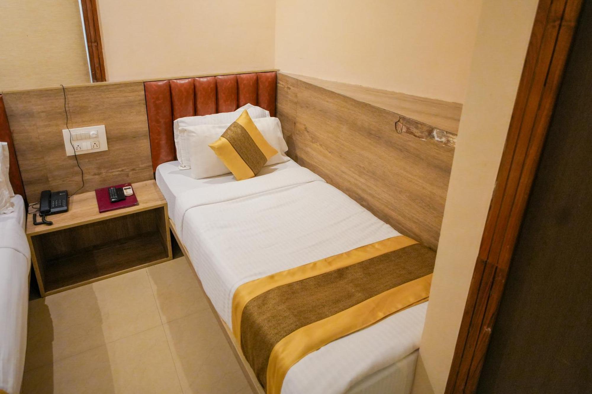 Hotel Skylink Hospitality Mahalaxmi Bombaj Exteriér fotografie