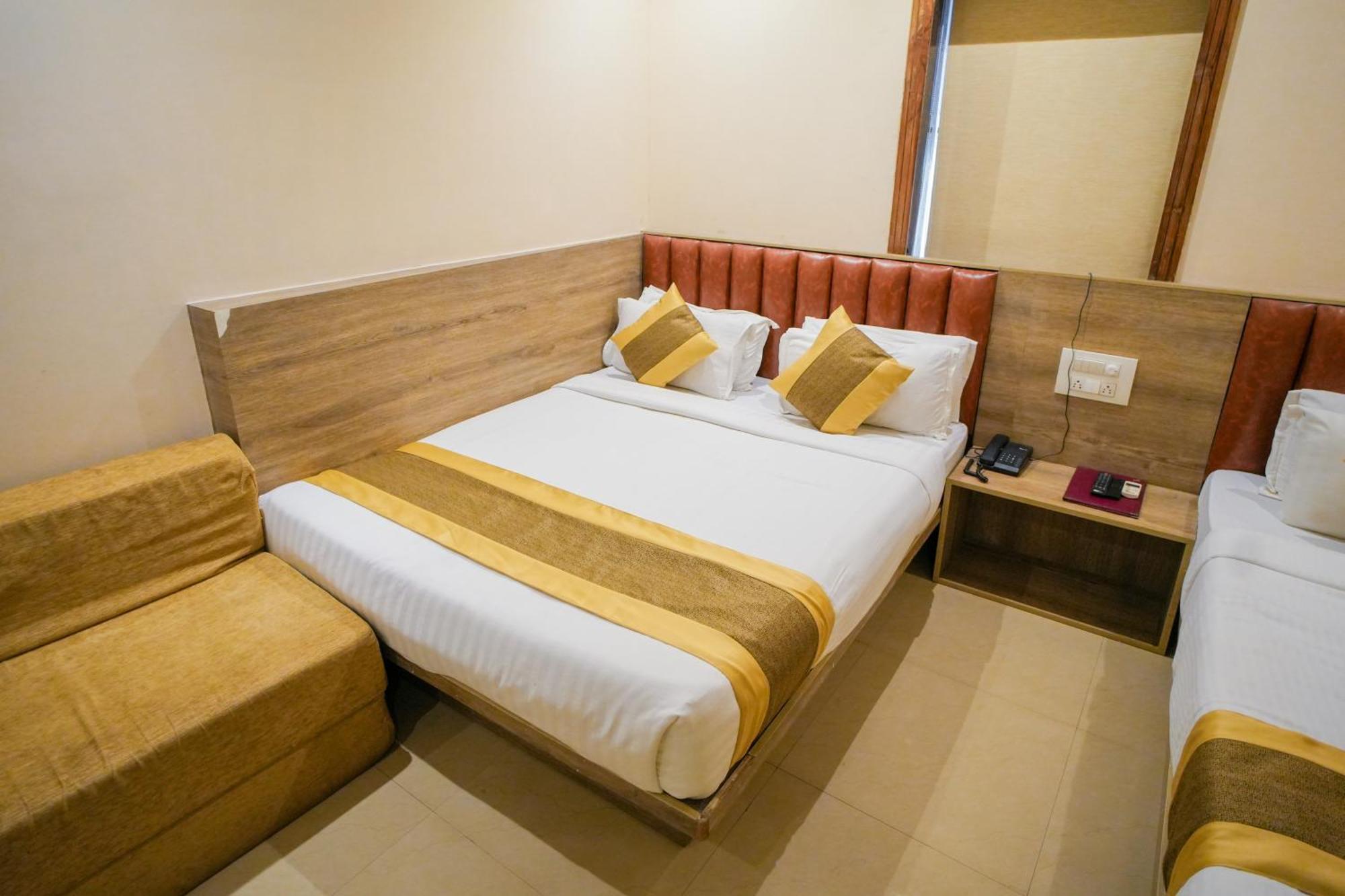 Hotel Skylink Hospitality Mahalaxmi Bombaj Exteriér fotografie