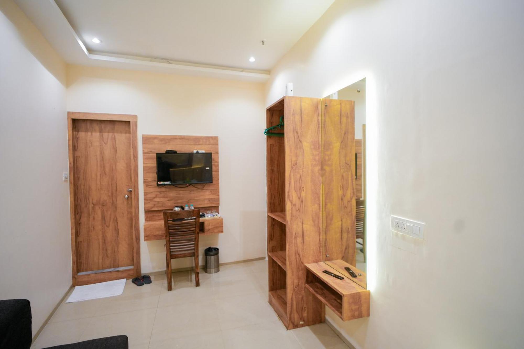 Hotel Skylink Hospitality Mahalaxmi Bombaj Exteriér fotografie