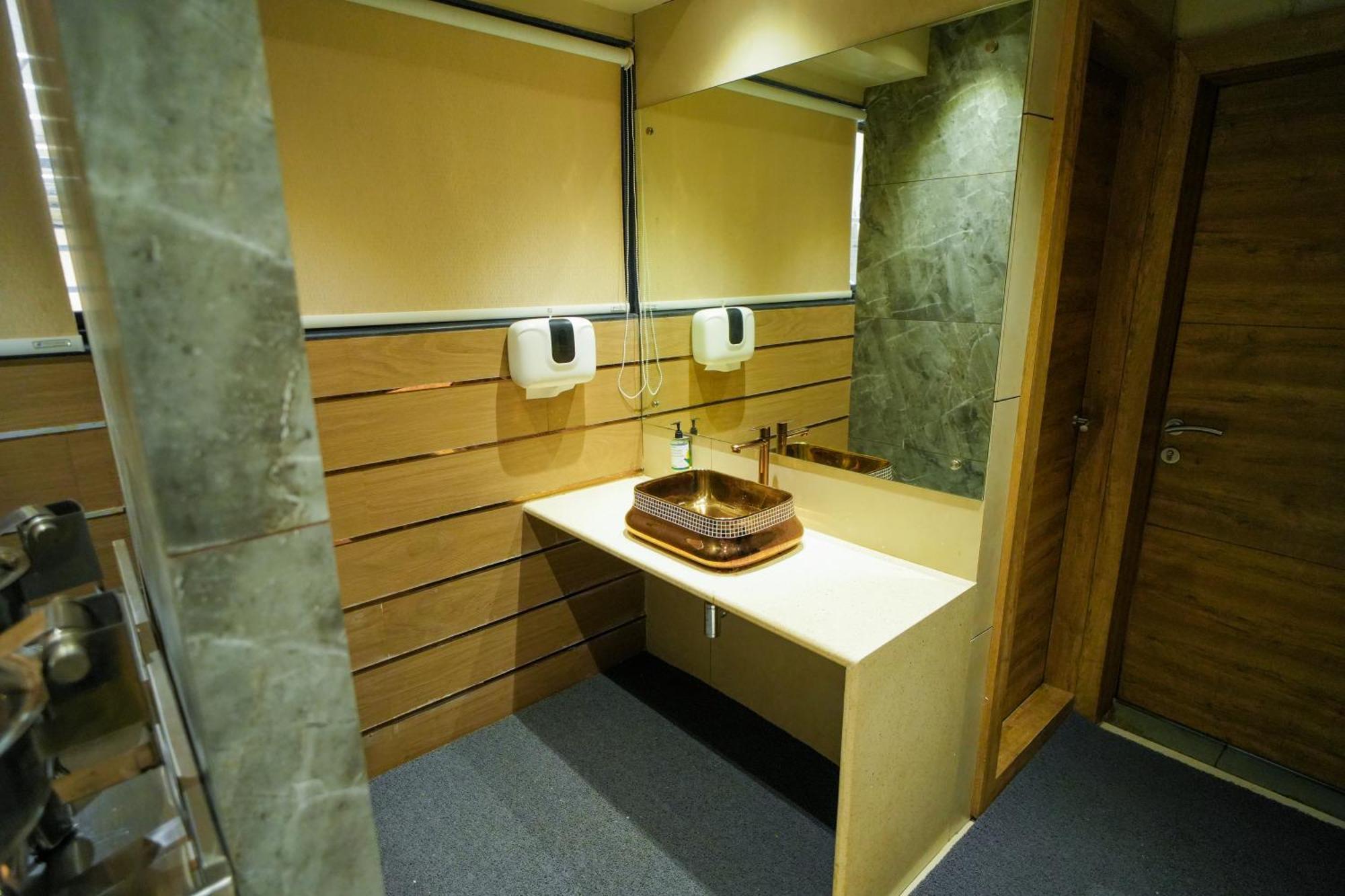 Hotel Skylink Hospitality Mahalaxmi Bombaj Exteriér fotografie