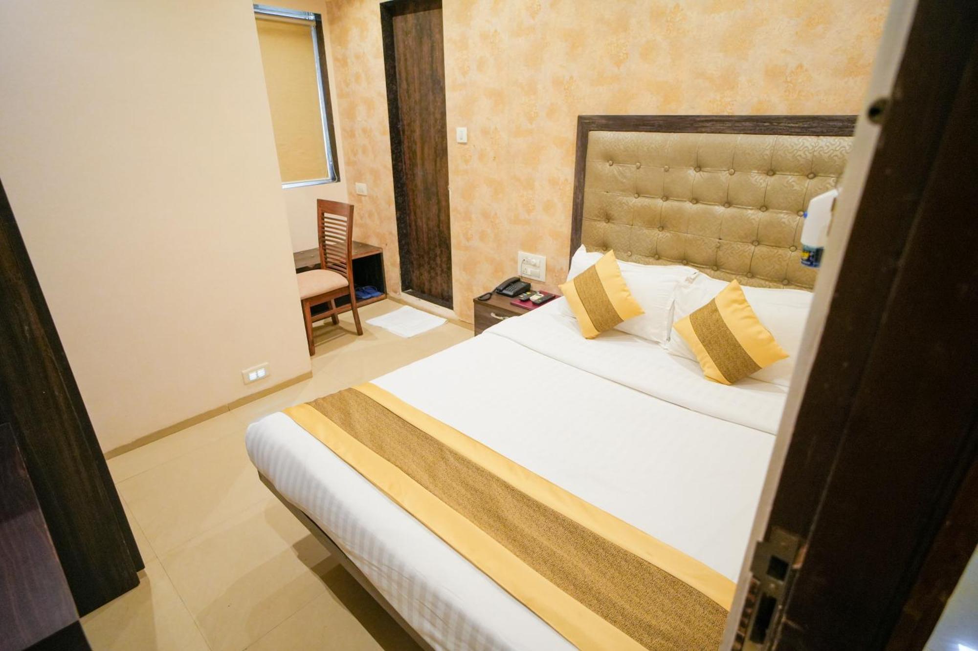 Hotel Skylink Hospitality Mahalaxmi Bombaj Exteriér fotografie