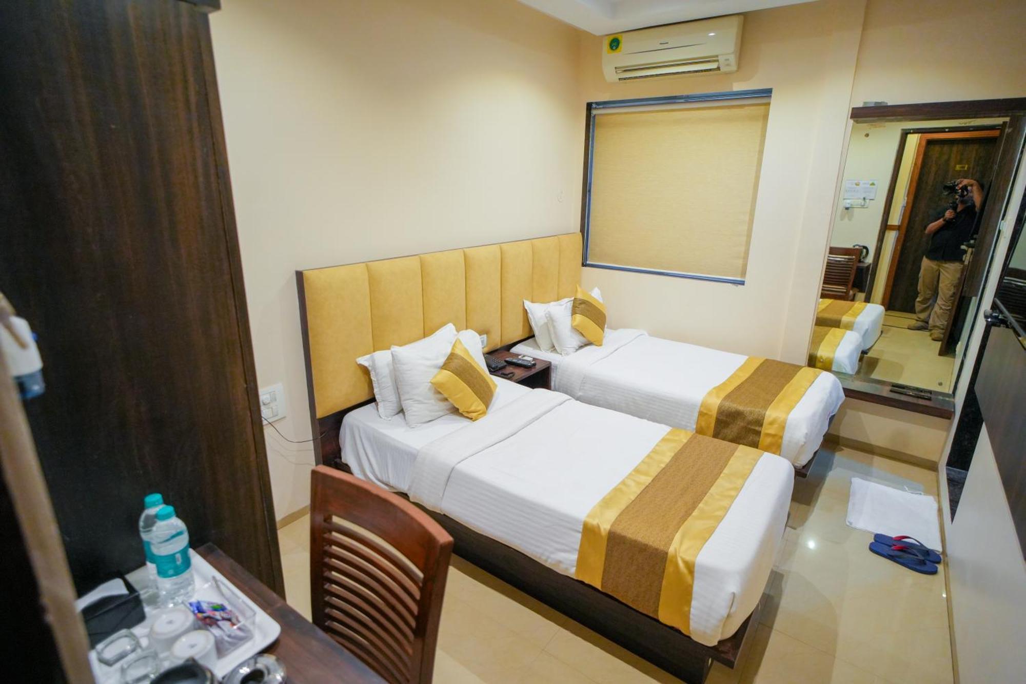 Hotel Skylink Hospitality Mahalaxmi Bombaj Exteriér fotografie