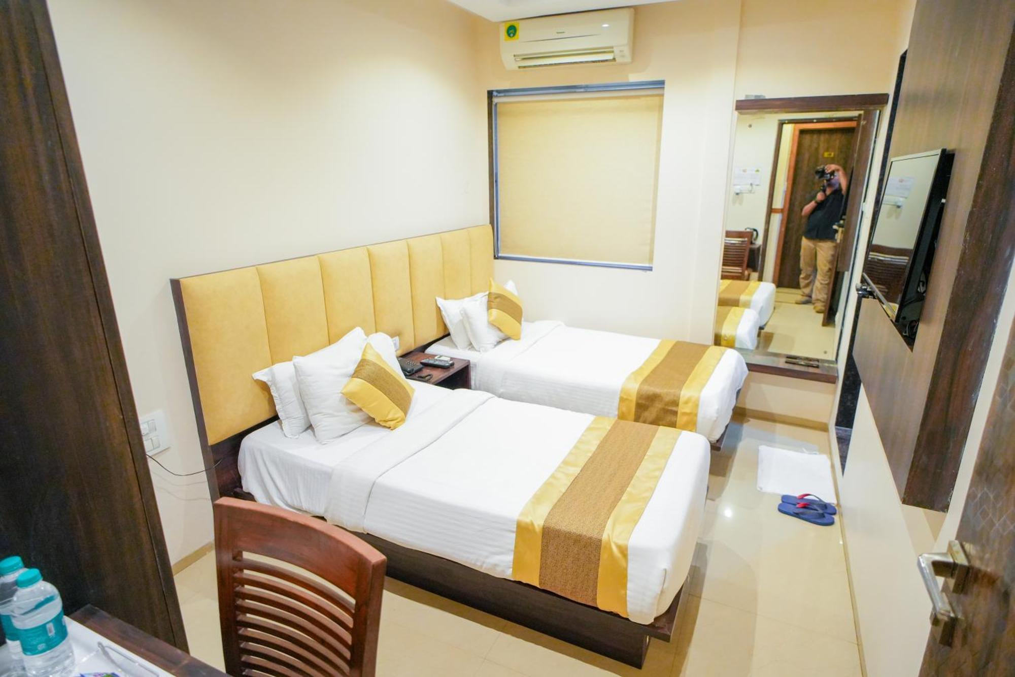 Hotel Skylink Hospitality Mahalaxmi Bombaj Exteriér fotografie