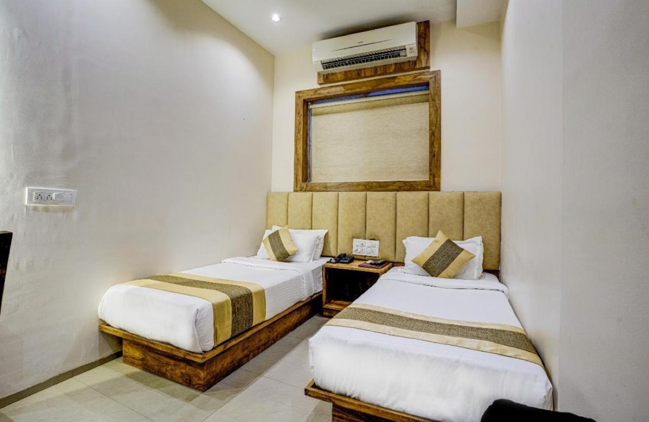 Hotel Skylink Hospitality Mahalaxmi Bombaj Exteriér fotografie